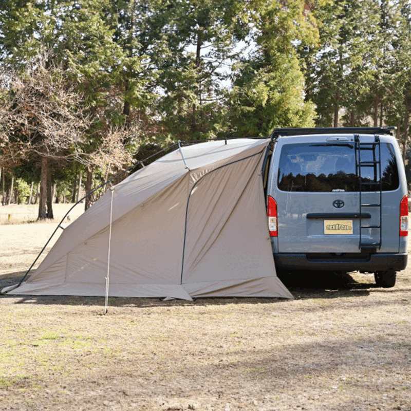 living-hiace-LP.gif
